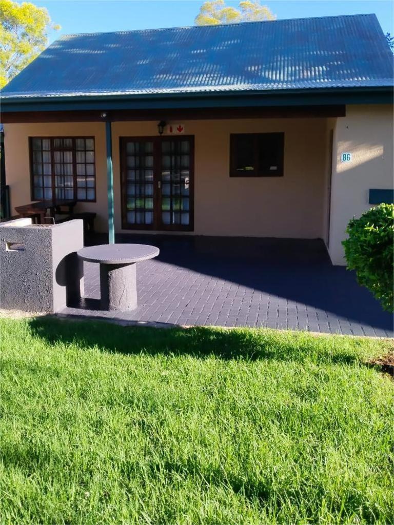 86 Pendleberry Grove * Bela-Bela